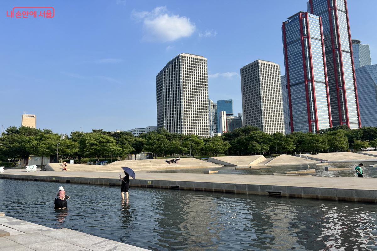가벼운 물놀이와 이국적인 사진도 남길 수 있다. &copy;박지영 