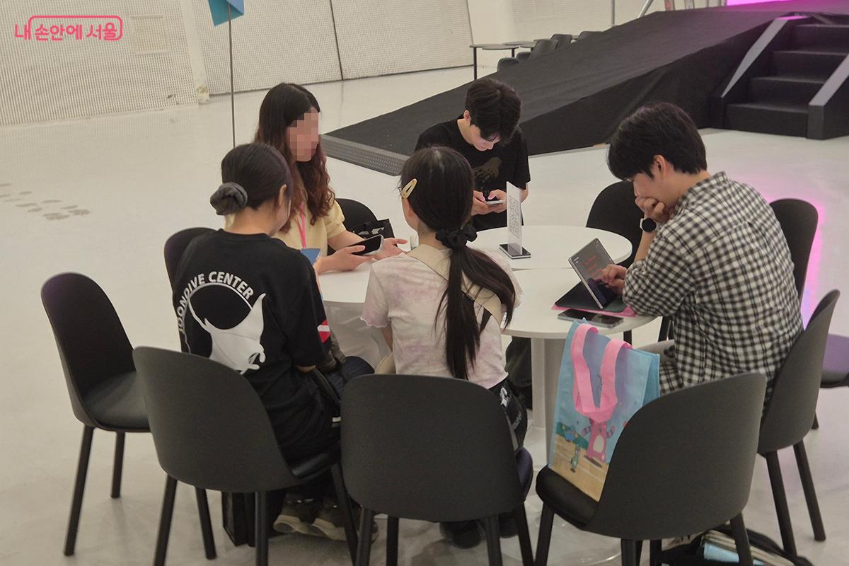 AI 역량검사 체험과 AI·데이터 분야 멘토링이 동시에 이루어져 호평을 받았다.