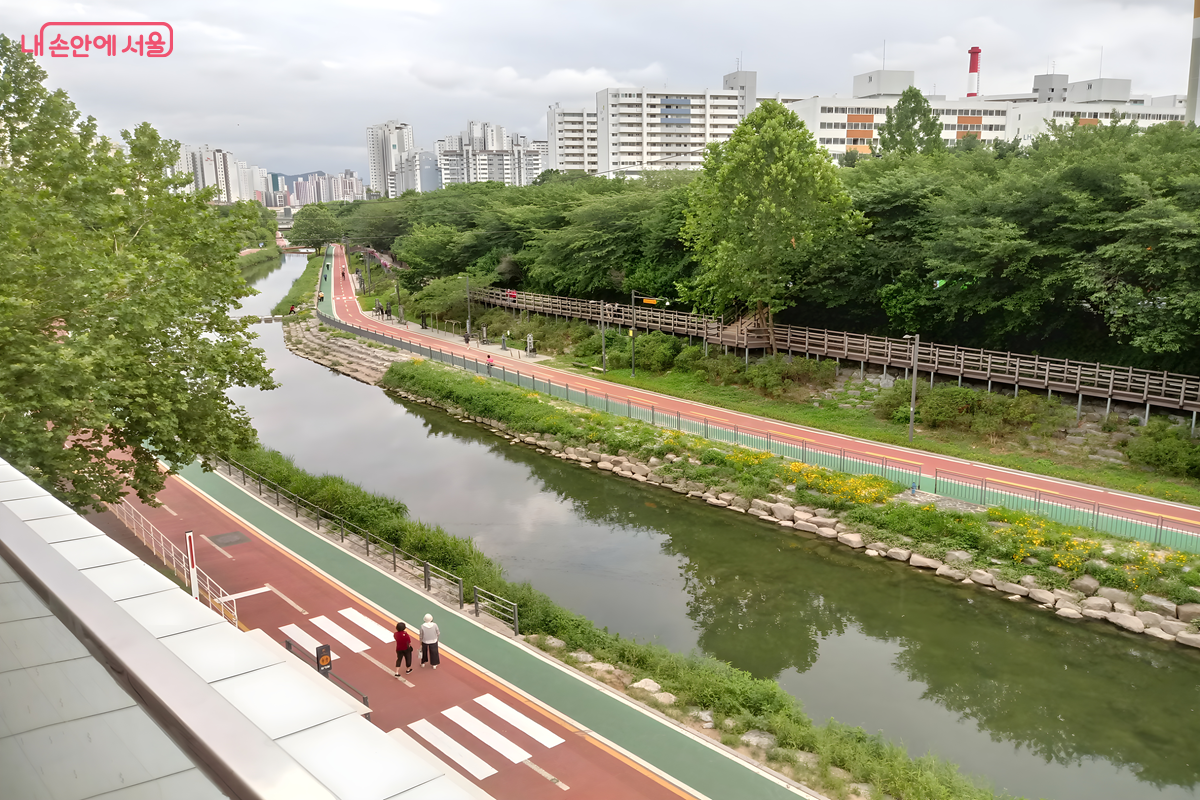 우이마루에서 본 우이천의 모습 ⓒ김영주 
