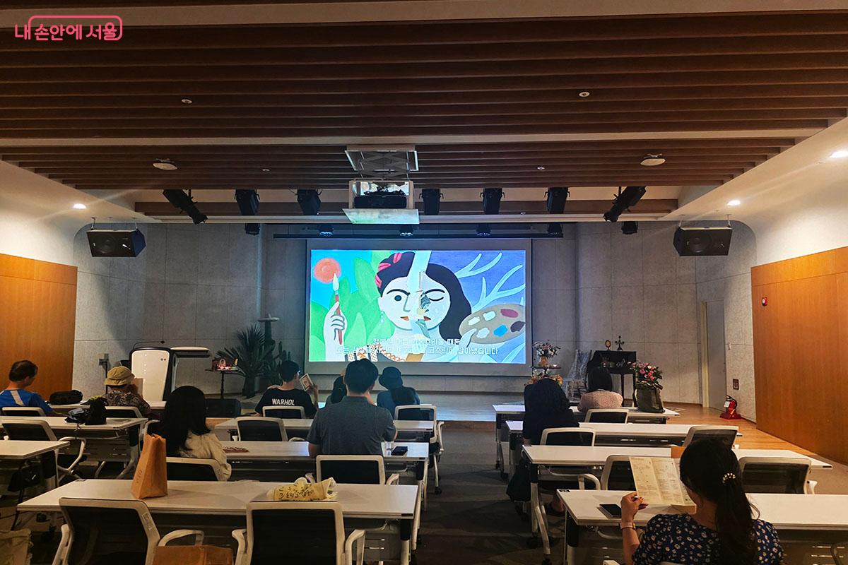 프리다 칼로의 삶과 예술을 담아낸 감동적인 다큐멘터리 영화 ©이정민