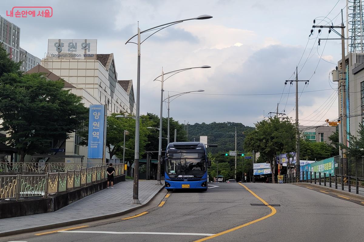 서울둘레길 4코스 인근 양원역 전경
