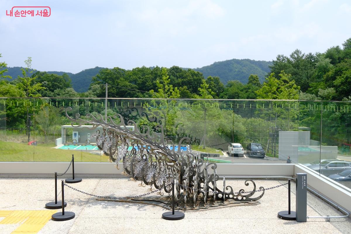 오래 전부터 진행된 서울시와 횡성군의 수장고 건립에 대한 협업으로 탄생했다.