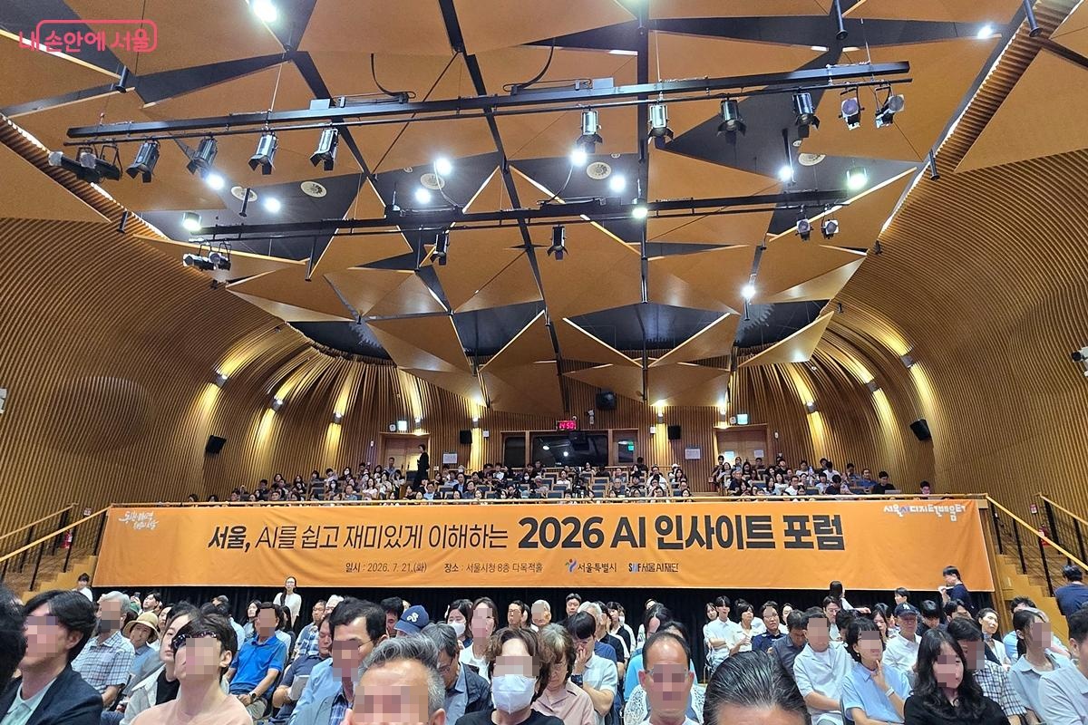 2층까지 꽉 채운 시민들 &copy;김윤경