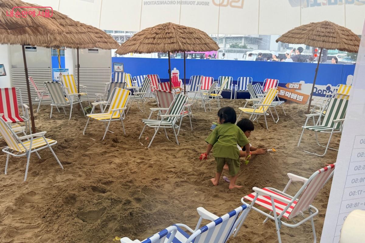 실내 공간이라 바람이나 날씨의 영향을 받지 않아 편하게 즐길 수 있다. ©노윤지