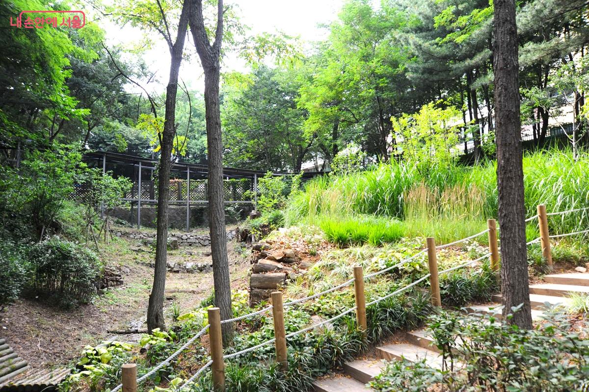 물빛정원 내 생태 교실인 자연관찰원 ©조수봉