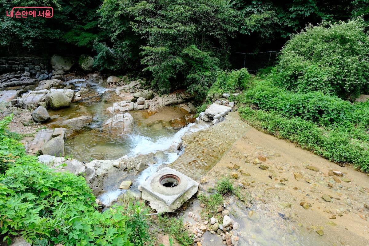 시원한 도봉계곡의 풍경과 함께 장안의 화제인 국립공원 산악박물관을 찾았다.