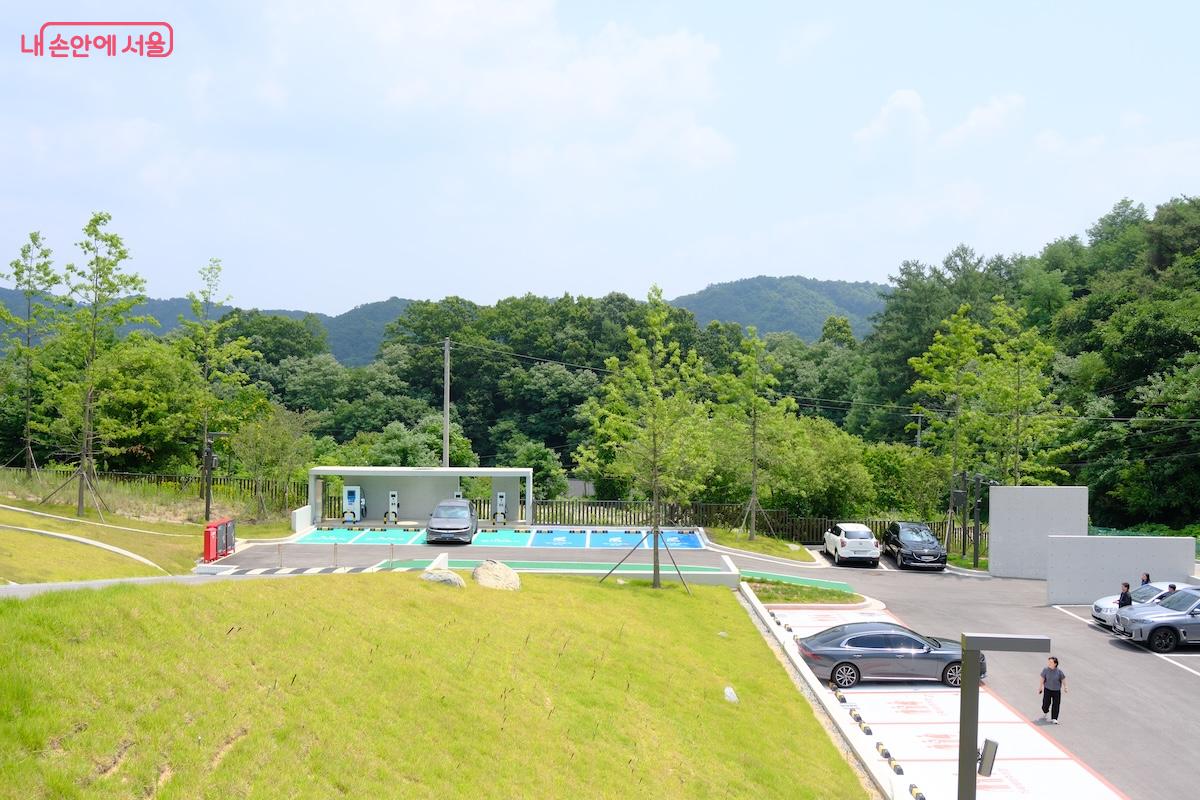 무료 주차가 가능해 접근성이 좋다.