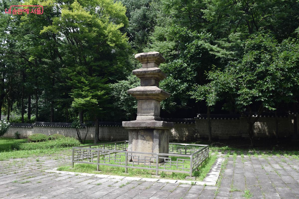 서울특별시 유형문화유산인 낙성대 삼층석탑