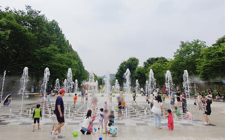 여벌 옷만 챙기세요! 시원한 '서울 바닥분수 명소' 모음