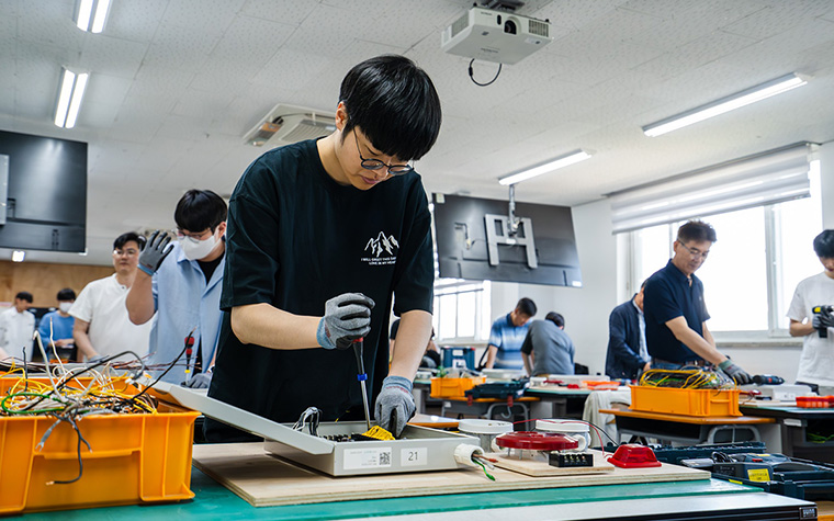 AI 시대 경쟁력은 '손기술'&hellip;하반기 기술교육원 훈련생 1,836명 모집