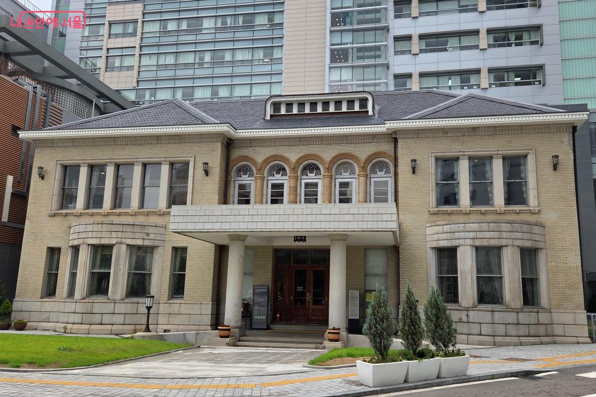 백범 김구 선생 탄생 150주년을 맞아 특별전이 열리는 ‘경교장’ ©김미선