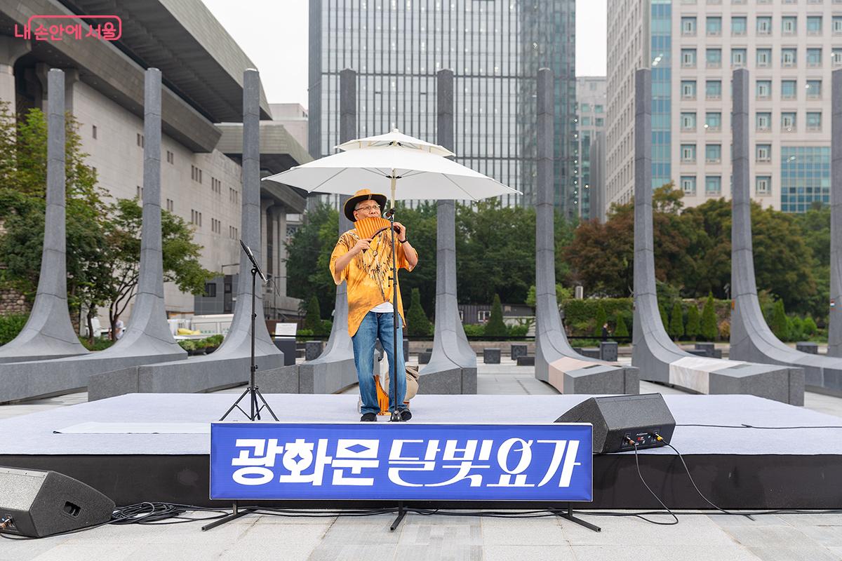식전 아코디언 연주와 다채로운 공연이 펼쳐졌다. &copy;문청야  