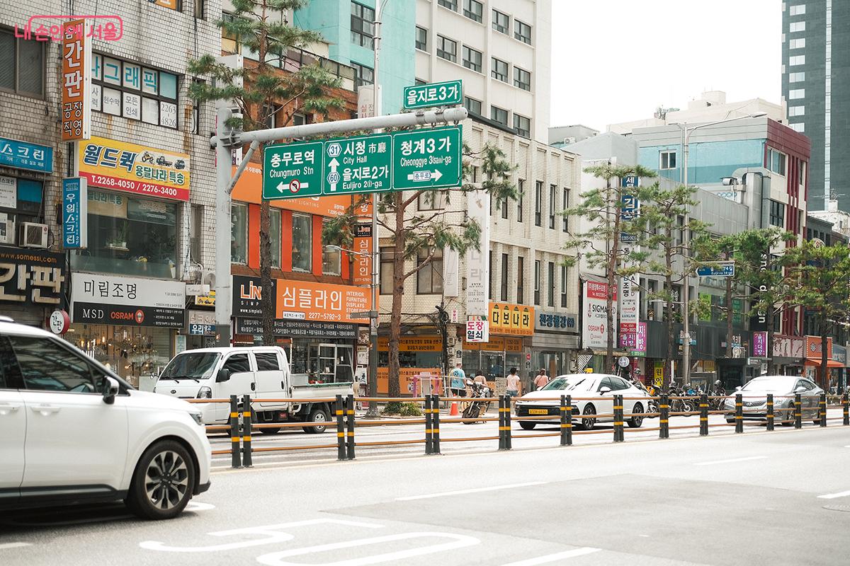 을지로3가역 인근, 노가리·골뱅이·힙지로 골목이 이어지는 지역 ©김아름