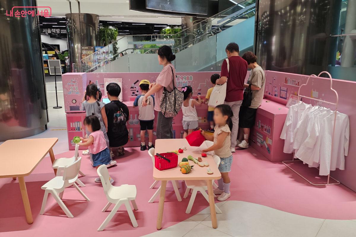  역할놀이를 할 수 있는 공간도 있다 ⓒ홍혜수