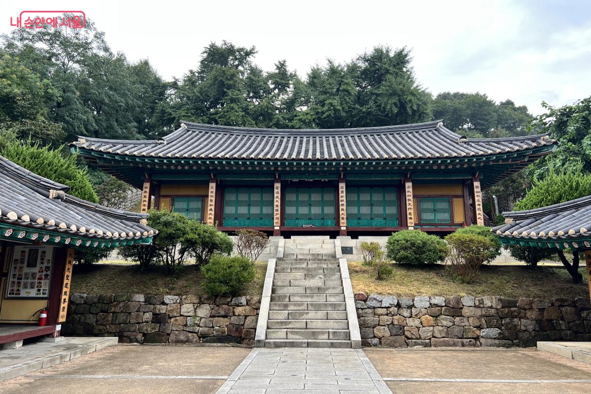 양천향교 내부. 명륜당까지만 올라갈 수 있다. &copy;박지영