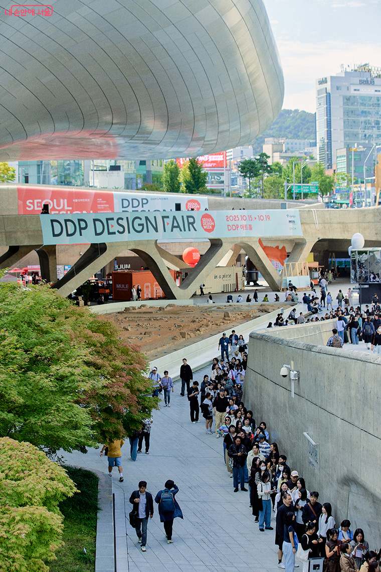 지난해 열린 ‘2025 DDP디자인페어’에는 5일간 약 3만 명이 방문했다.