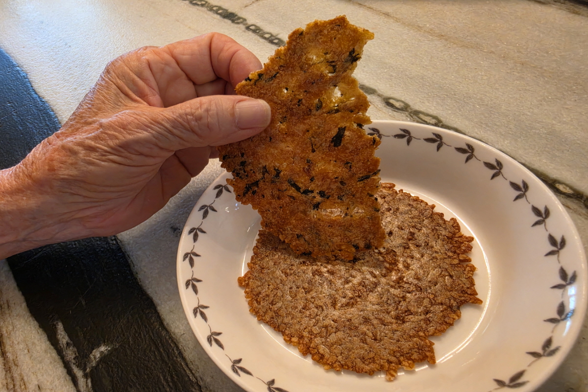 서울의 맛을 바삭하게! 할머니도 맛있게 즐긴 &lsquo;서울간식 라이스칩&rsquo;