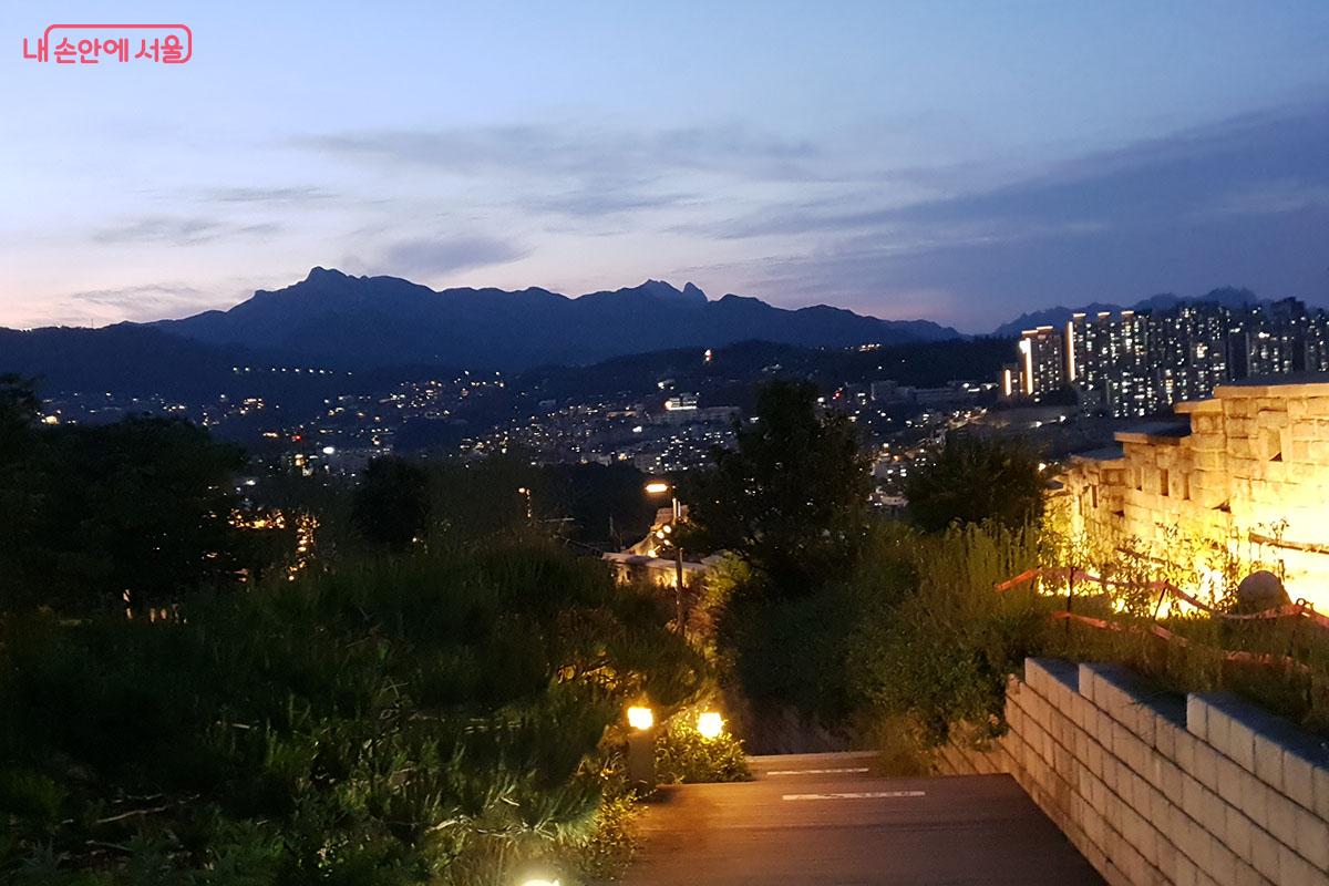 야경명소로도 유명한 낙산 산책길Ⓒ이다현