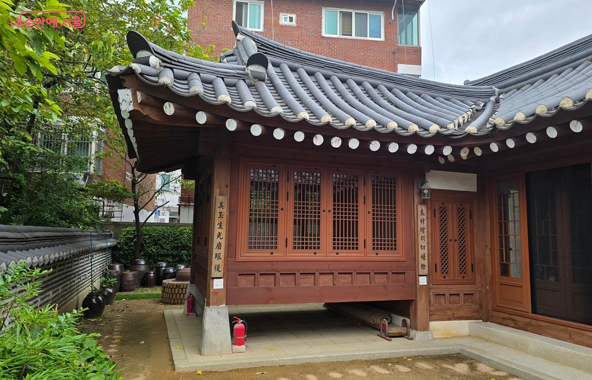 문화 프로그램이 진행되는 별채 공간 &copy;조성희