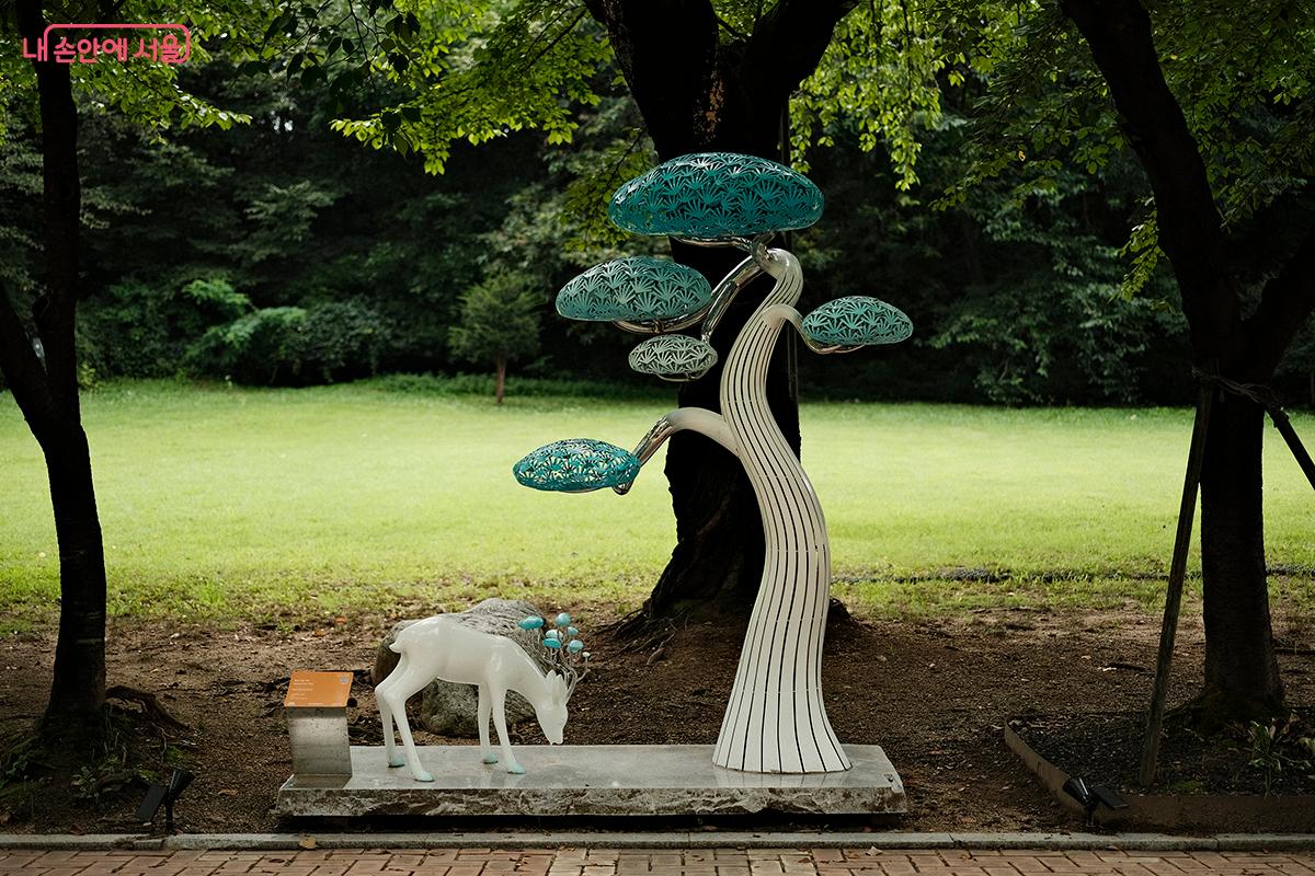 어호선 작가의 &lsquo;꿈의 고운 나무&rsquo;, 2019 &copy;김아름
