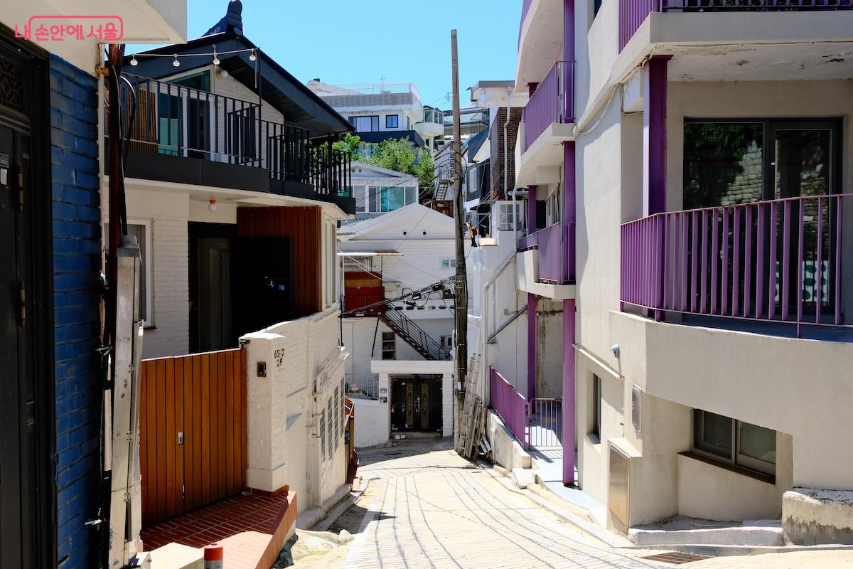 여유가 된다면 잠시 성곽길을 내려와 다산권성곽마을 투어를 해보는 것도 좋다.