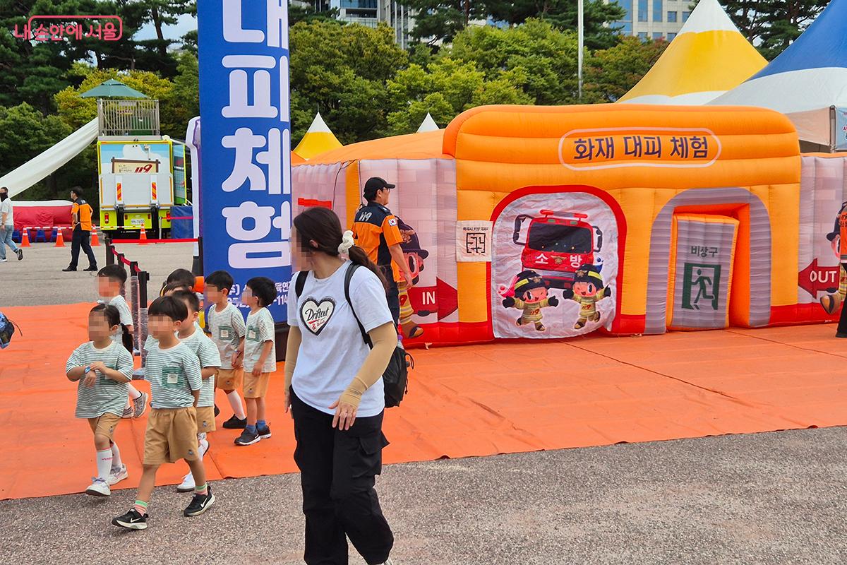 아이들은 다양한 안전 미션을 수행하며 일상 속 안전 상식을 자연스럽게 익힌다. ©정향선