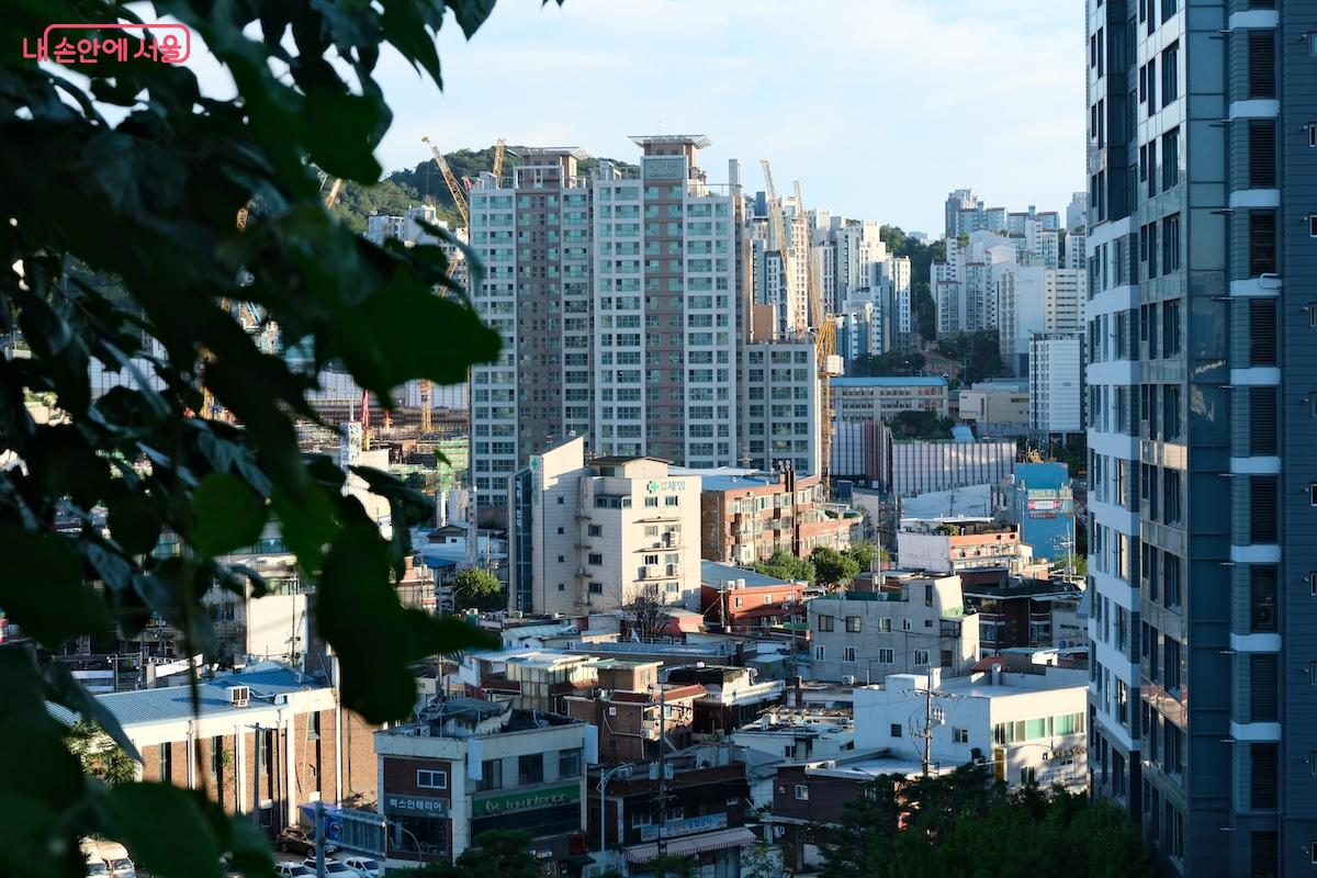 반대편에 있는 흑석동 풍경도 꽤나 감성적이다.