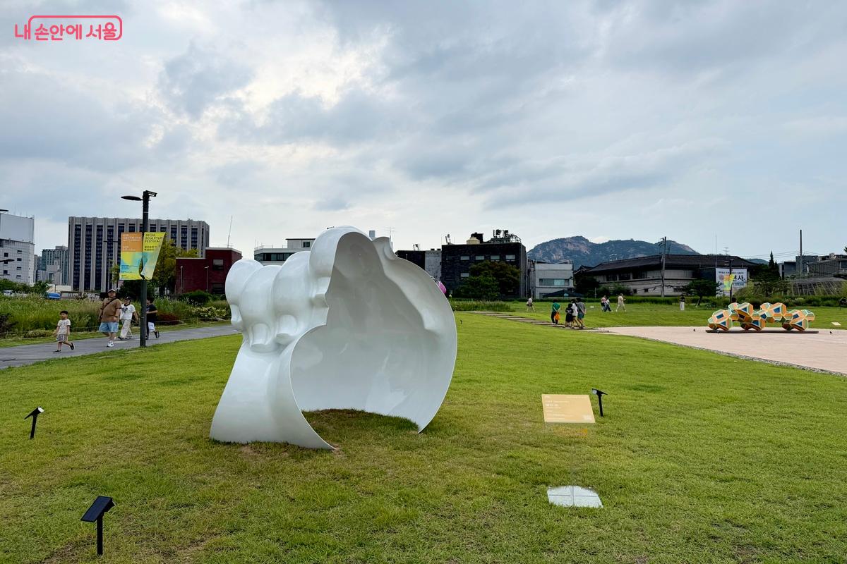 2026 서울조각상 입선작 열린손 ©임수영