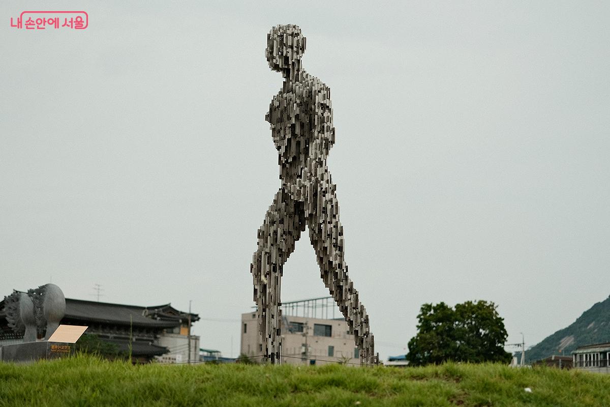 신치현 작가의 &lsquo;Data Drawing-Human&rsquo;, 2026 &copy;김아름