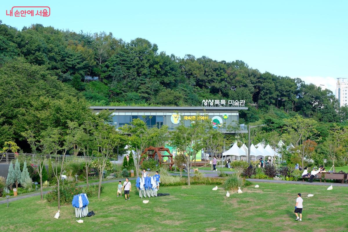 가을을 맞아 주말에는 다양한 축제가 열리고 있다. &copy;서지희