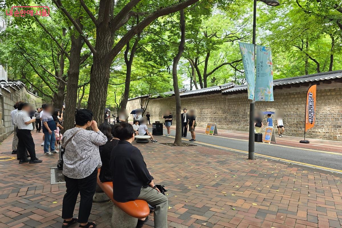 보고 싶은 공연이 있는 날에는 시간을 미리 확인해 일부러 찾아가도 좋다
