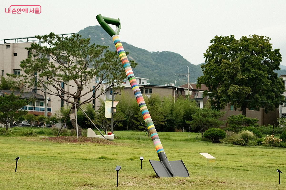 김은숙 작가의 &lsquo;침묵의 주파수&rsquo;, 2026 &copy;김아름