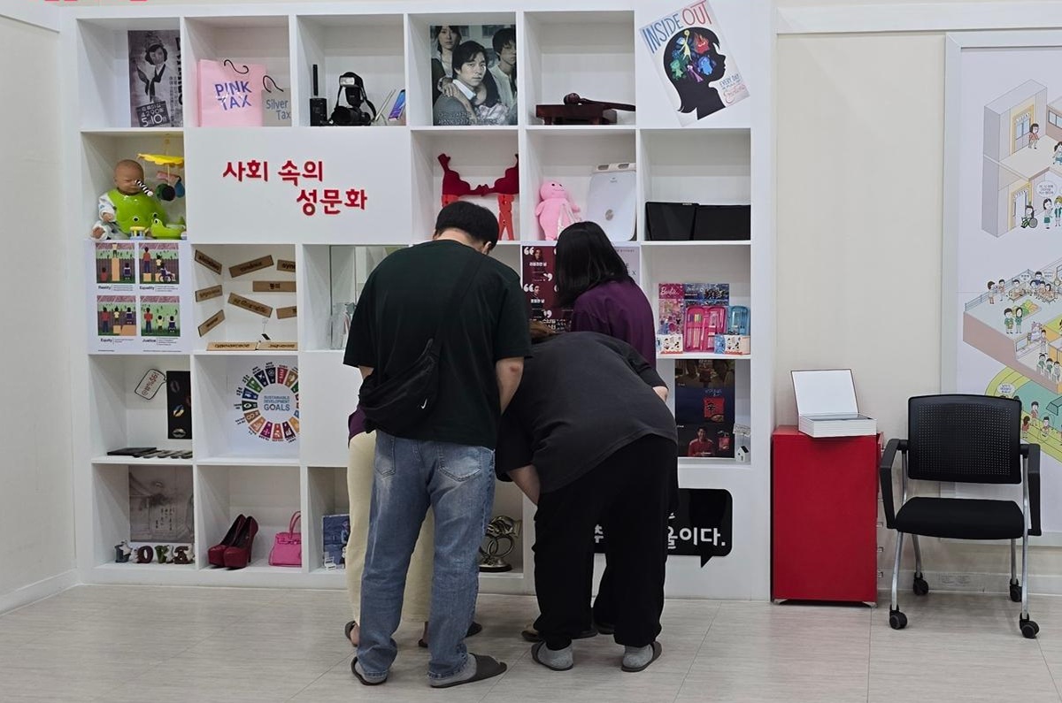 "성교육이 이렇게 재미있을 줄 몰랐어요" 가족이 함께한 사춘기 방탈출