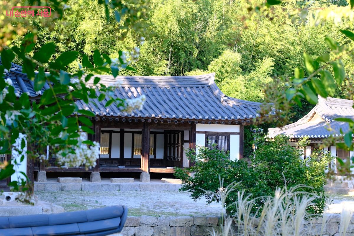 지난 주말, &lsquo;북서울꿈의숲 가을 음악회&rsquo;가 진행된 창녕위궁재사 &copy;서지희