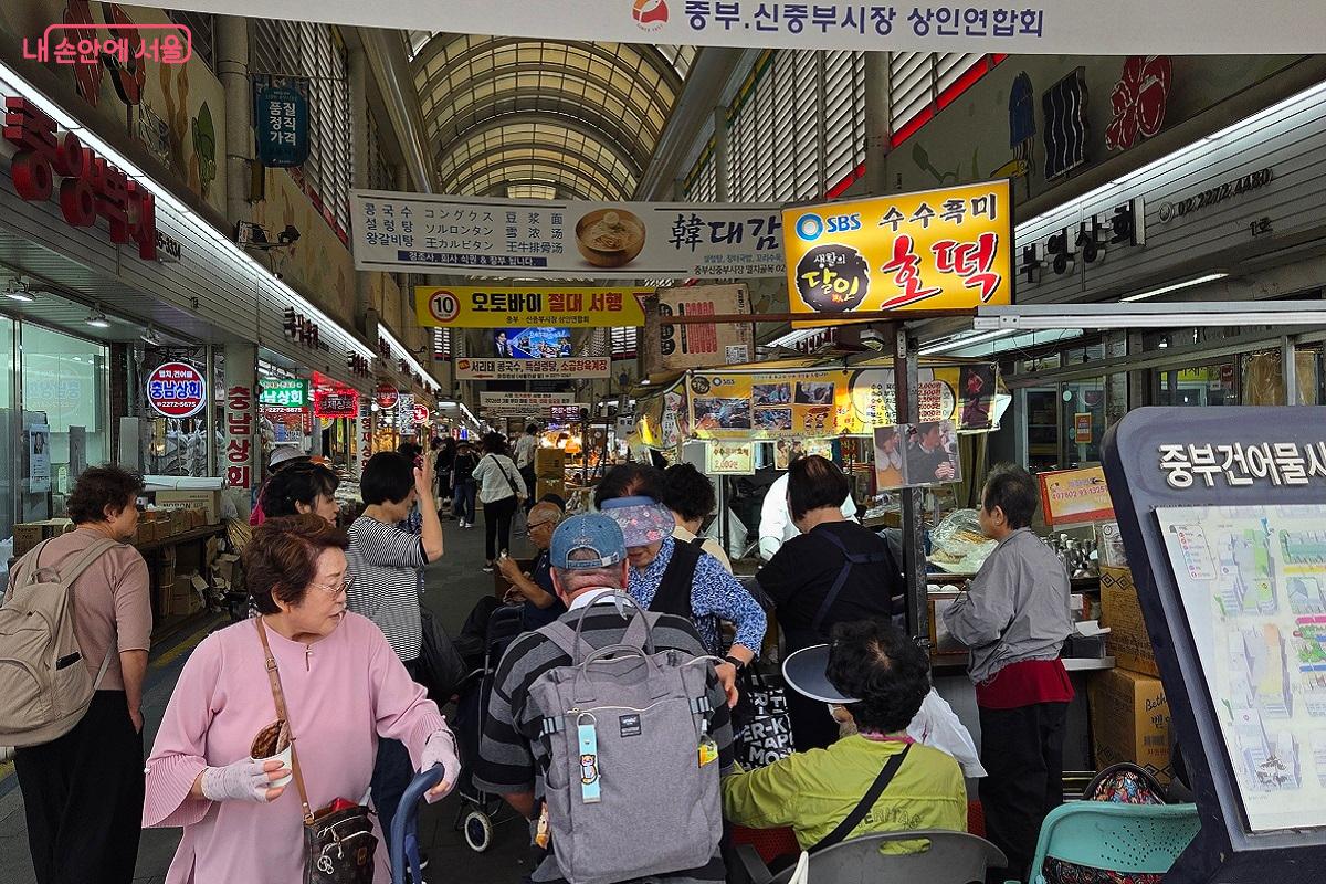 페이백 행사를 하고 있는 중부건어물시장 ©이상돈