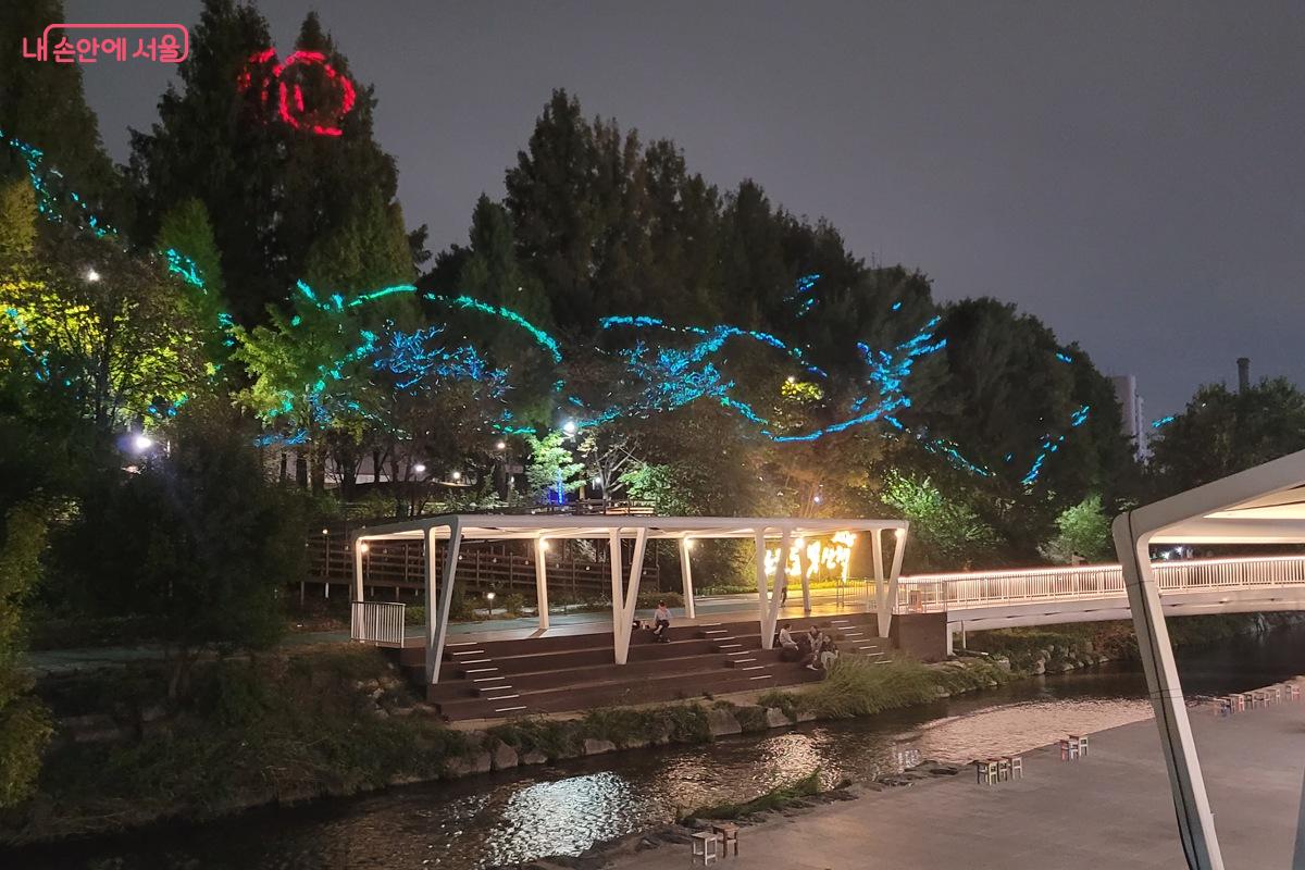 윤제호 작가의 미디어아트 <월광응답(月光應答)> ©박미선