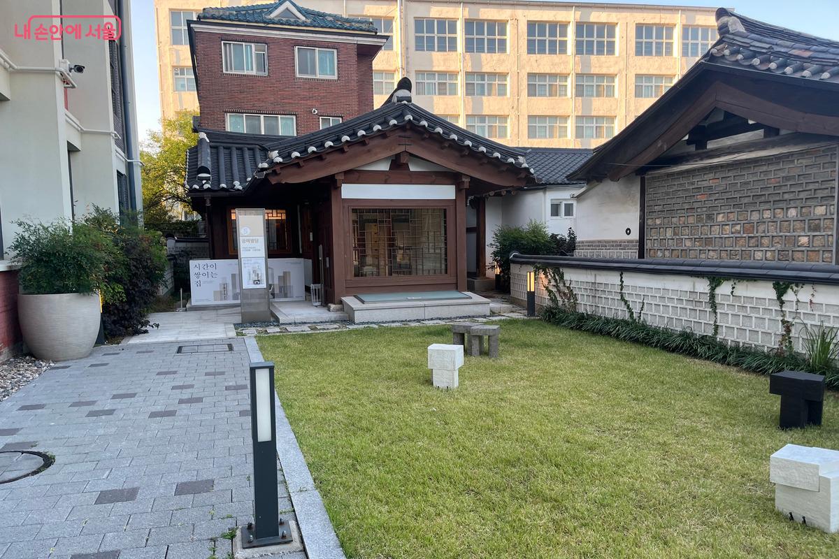 그동안 일반에 공개되지 않았던 박물관 내 한옥 공간 공예별당 ©장지영