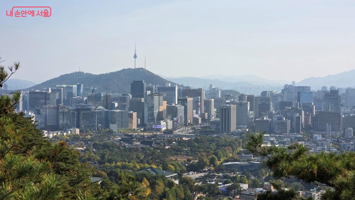 서울 도심 속살을 가까이서 볼 수 있는 최고 탐방로는 이번에 개방한 곳이다. ©최용수