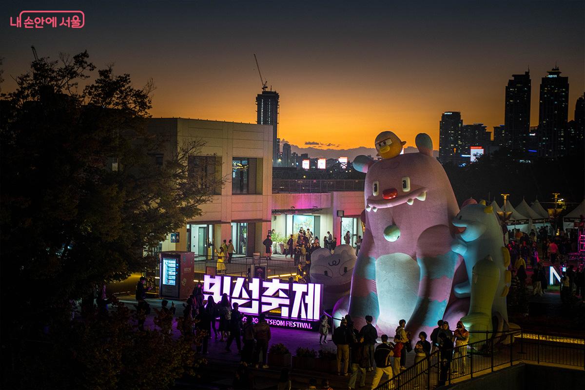 서울 한강을 무대로 펼쳐지는 &lsquo;2026 서울라이트 한강 빛섬축제&rsquo; &copy;최승훈