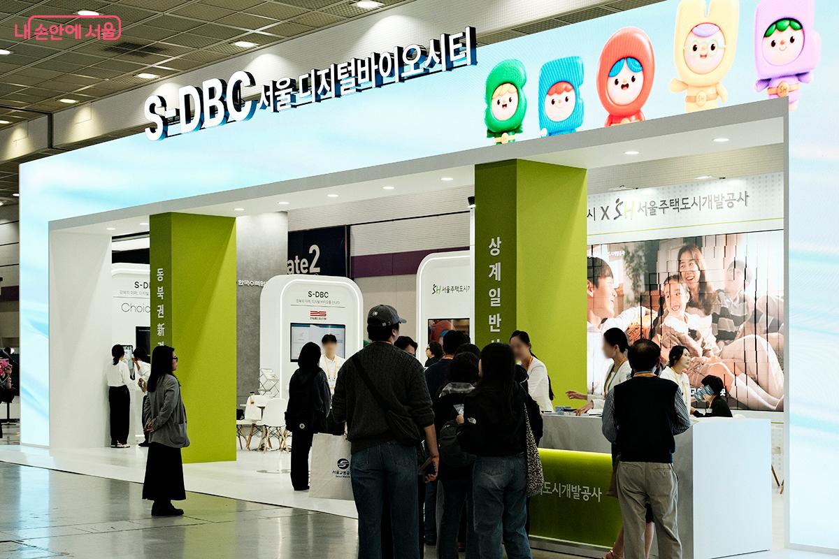 서울 동북권 지역을 중심으로 서울 디지털바이오시티(S-DBC)의 미래를 보여주는 서울주택도시개발공사 전시관 ⓒ김아름