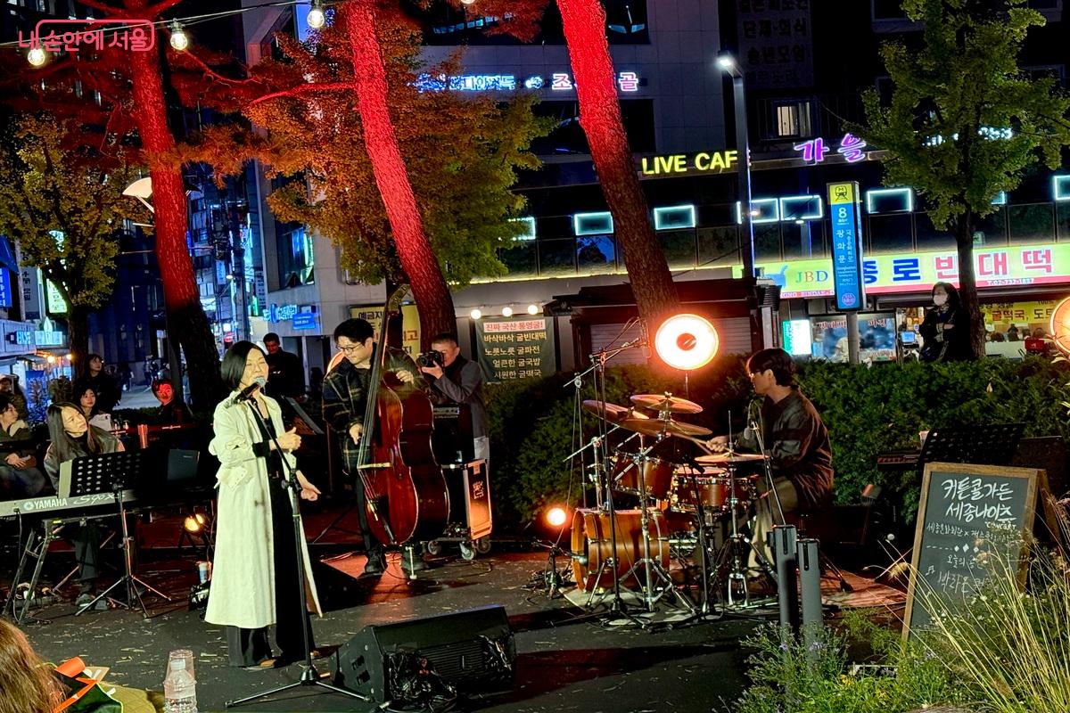 공연 중인 박라온 퀄텟 &copy;임수영