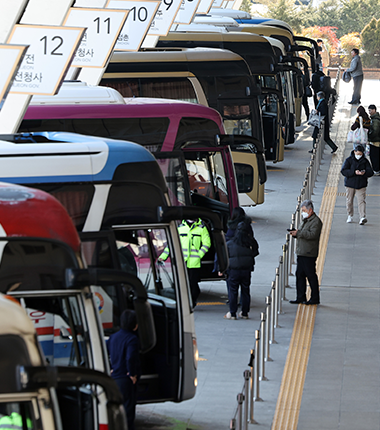 7080 핫플은 이곳! 고속버스터미널은 추억을 싣고