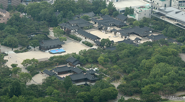 서울의 대표적 관광지 남산골 한옥마을이 평소 붐비던 모습과 달리 한산한 모습이다 ⓒ연합뉴스