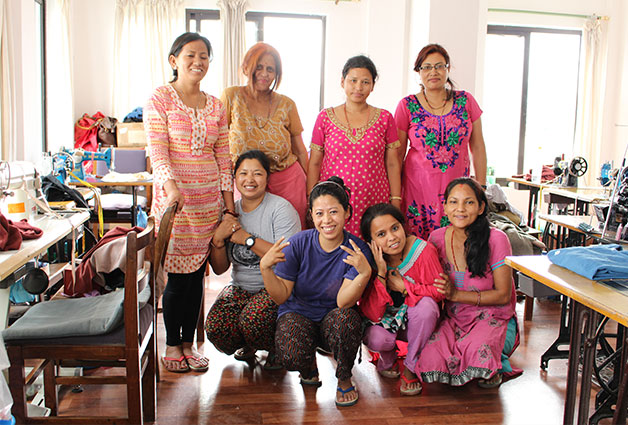 네팔 현지 생산단체의 여성 생산자들