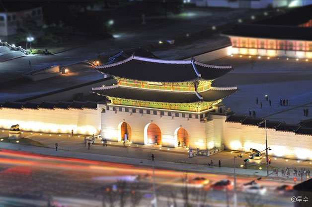 서울의 대표 명소 광화문의 야경 ⓒ투수