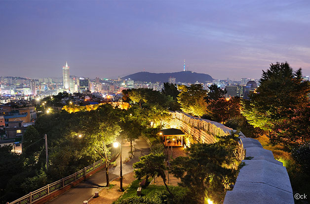 서울의 야경이 한눈에 보이는 낙산공원 ⓒck