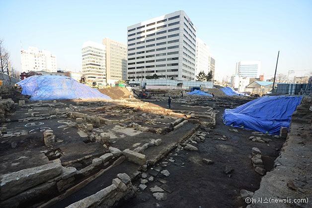 공평동 도시환경정비사업 중 발굴된 조선시대-일제강점기 골목터  ⓒ뉴시스