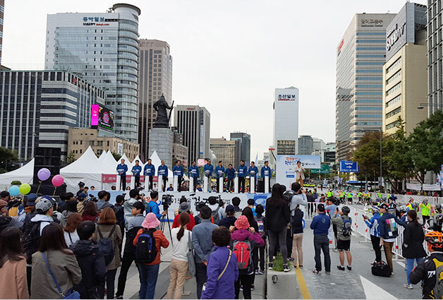 `2015 걷·자 페스티벌` 출발 전 광화문 광장