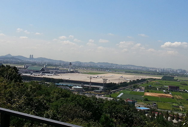 하늘길전망대에서 내려다보는 김포공항
