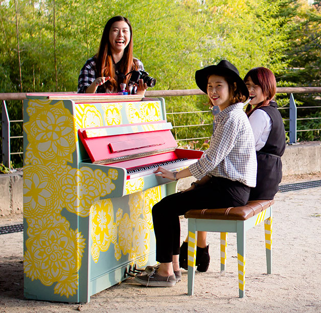서울숲에선 환경을 주제로 페인팅을 한 피아노가 전시된다.